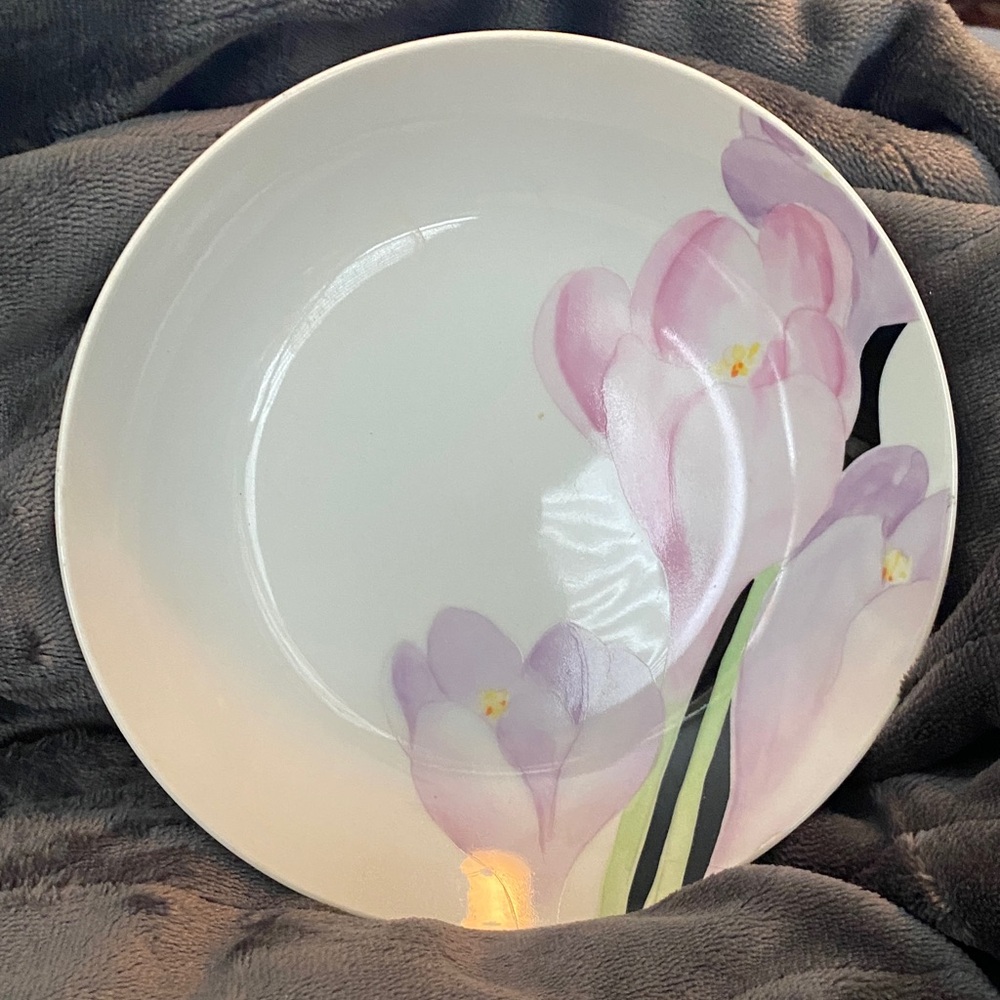 Elegant salad bowl and small plate ( or large saucer)